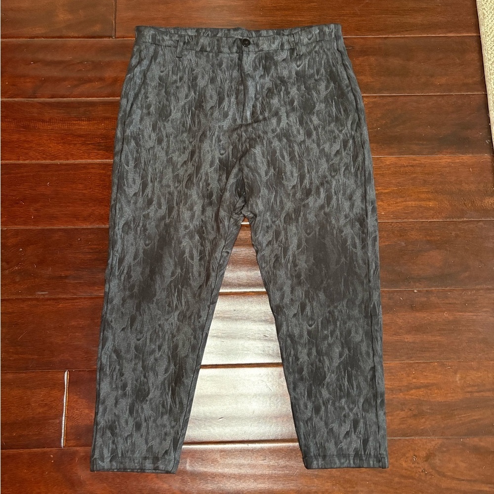 Ruti Knit Pants in Dark Grey Flame Pattern. Size L (estimate)